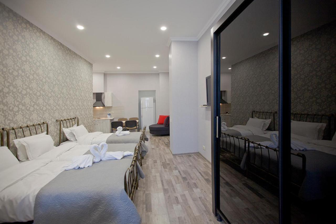 Metekhi Corner Apartments Tbilisi Exterior photo