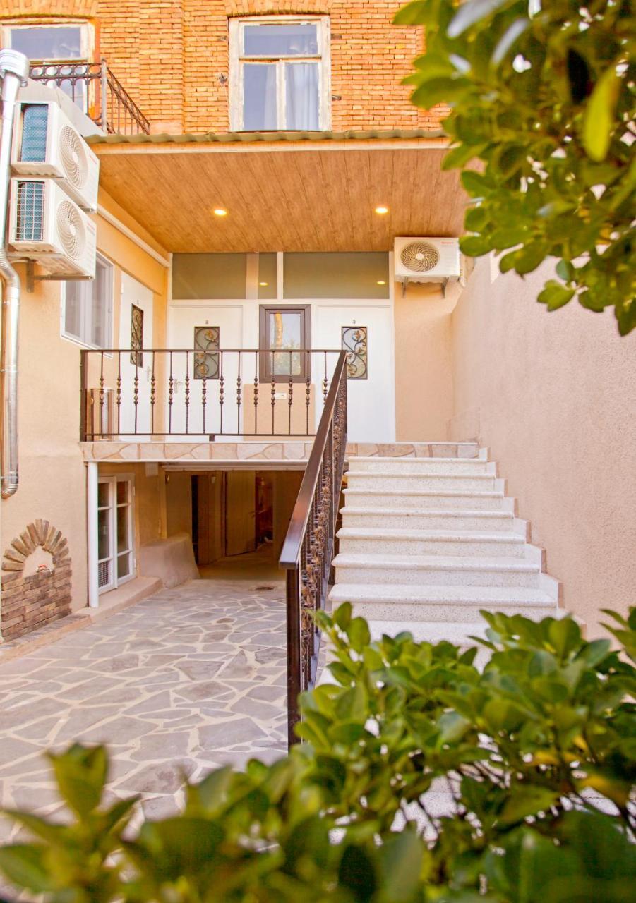 Metekhi Corner Apartments Tbilisi Exterior photo