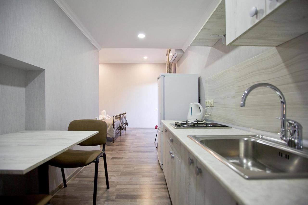 Metekhi Corner Apartments Tbilisi Exterior photo